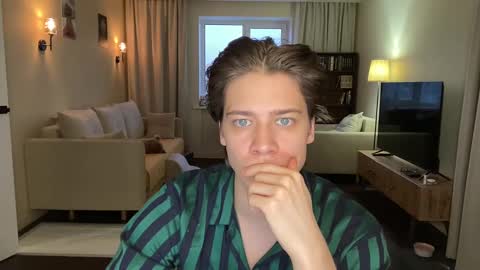 AliceEve online show from 02/04/25, 02:32