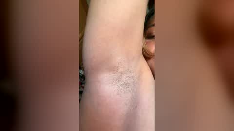 Snapshot of realwetpussy32 chatting on 04/01/26, 07:44 realwetpussy32 online show from 04/01/26, 07:44