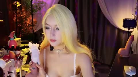 Snapshot of reaowna___ chatting on 10/01/25, 12:00 reaowna___ online show from 10/01/25, 12:00