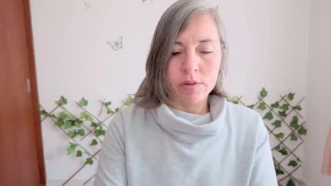 Rebbeca online show from 02/04/26, 01:39