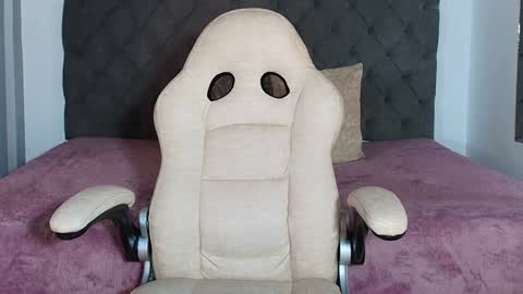 I invite you to my birthday on November 3th  online show from 01/10/25, 03:39