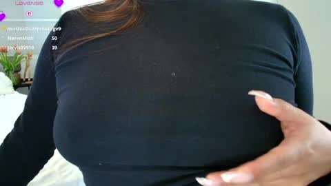 Snapshot of rebeca_williams_ chatting on 05/01/26, 03:16 Rebeca Williams online show from 05/01/26, 03:16