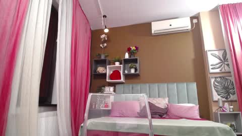 Snapshot of rebecablackx chatting on 12/19/24, 11:18 rebecablackx online show from 12/19/24, 11:18