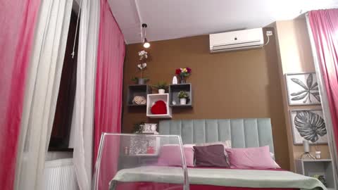 Snapshot of rebecablackx chatting on 01/14/25, 10:38 rebecablackx online show from 01/14/25, 10:38