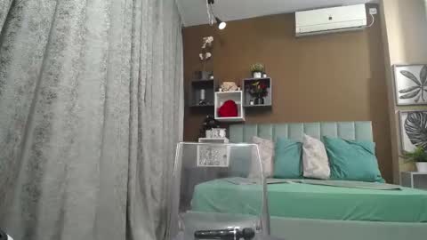 Snapshot of rebecablackx chatting on 11/22/25, 04:44 rebecablackx online show from 11/22/25, 04:44