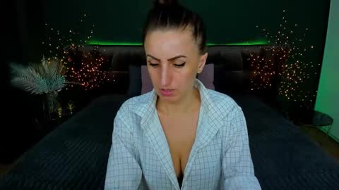 rebecca_diamonds online show from 02/18/25, 01:55