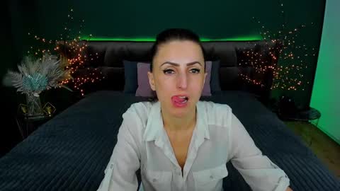 rebecca_diamonds online show from 02/26/25, 02:57