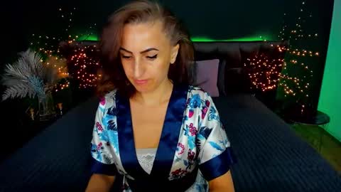 rebecca_diamonds online show from 09/17/25, 05:42