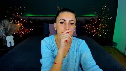 rebecca_diamonds online show from 11/12/25, 06:36