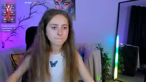 Snapshot of rebecca_smile_ chatting on 09/29/25, 07:46 rebecca_smile_ online show from 09/29/25, 07:46