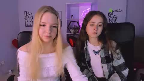 Snapshot of rebecca_smile_ chatting on 09/30/25, 12:21 rebecca_smile_ online show from 09/30/25, 12:21