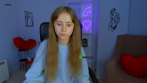 Snapshot of rebecca_smile_ chatting on 10/13/25, 05:40 rebecca_smile_ online show from 10/13/25, 05:40