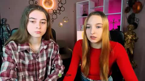 Snapshot of rebecca_smile_ chatting on 12/20/25, 10:11 rebecca_smile_ online show from 12/20/25, 10:11