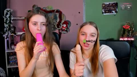 Snapshot of rebecca_smile_ chatting on 01/05/26, 05:27 rebecca_smile_ online show from 01/05/26, 05:27