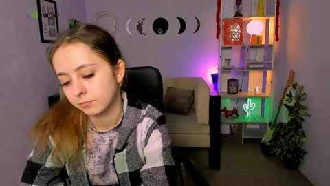 rebecca_smile_ online show from 04/27/26, 12:14