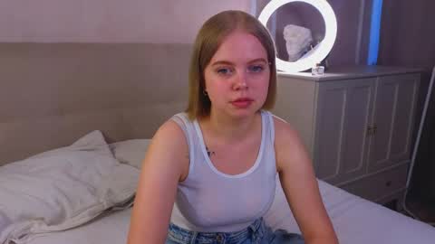 rebeccacruze online show from 06/07/26, 07:34