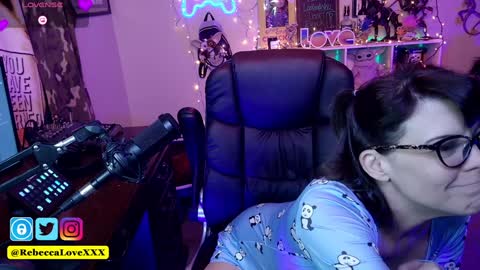 Snapshot of rebeccalovexxx chatting on 02/03/25, 09:07 Rebecca Love online show from 02/03/25, 09:07