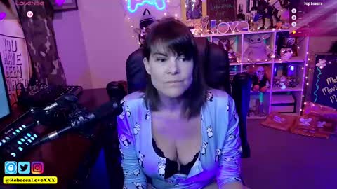 Snapshot of rebeccalovexxx chatting on 02/12/25, 08:50 Rebecca Love online show from 02/12/25, 08:50