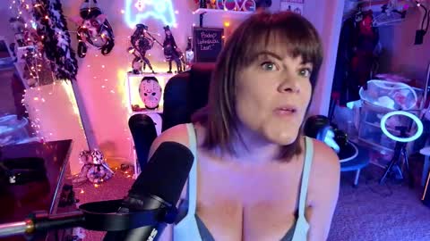 Snapshot of rebeccalovexxx chatting on 02/17/26, 10:27 Rebecca Love online show from 02/17/26, 10:27