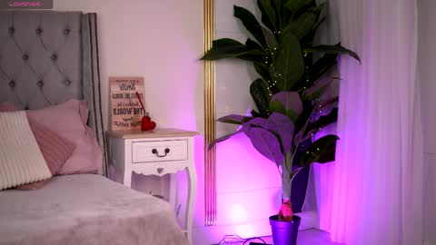 Rebecca online show from 04/01/26, 07:53