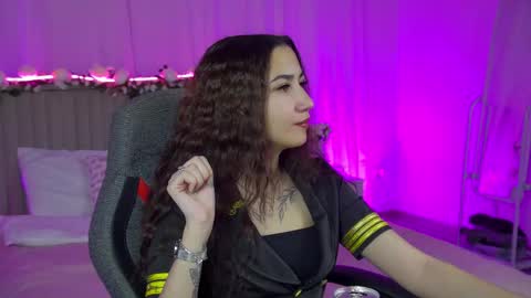 Snapshot of rebeckathornton chatting on 12/15/25, 09:46 rebeckathornton online show from 12/15/25, 09:46