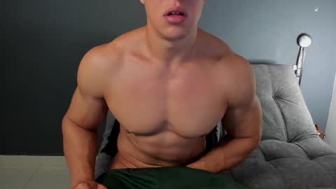 Snapshot of recce_taylor4 chatting on 10/08/25, 03:20 twitter REECET26 instagram RECCETAYLOR online show from 10/08/25, 03:20