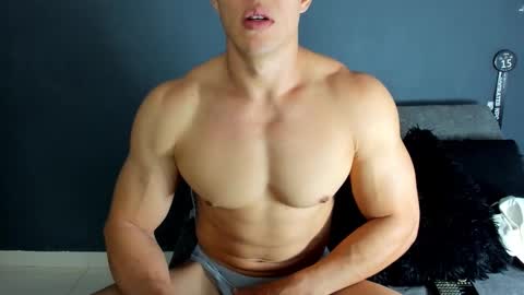 Snapshot of recce_taylor4 chatting on 10/22/25, 01:06 twitter REECET26 instagram RECCETAYLOR online show from 10/22/25, 01:06