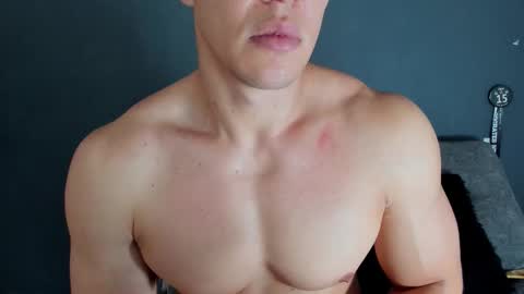 Snapshot of recce_taylor4 chatting on 10/25/25, 01:18 twitter REECET26 instagram RECCETAYLOR online show from 10/25/25, 01:18