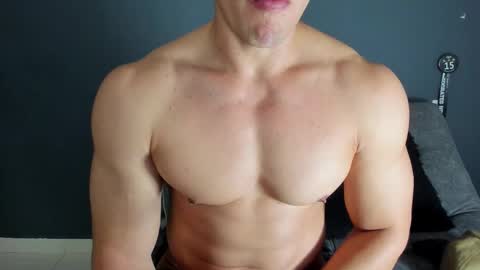 Snapshot of recce_taylor4 chatting on 10/27/25, 03:21 twitter REECET26 instagram RECCETAYLOR online show from 10/27/25, 03:21