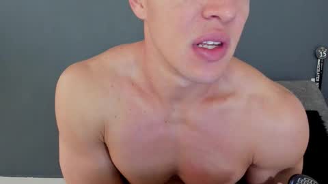 Snapshot of recce_taylor4 chatting on 10/29/25, 03:25 twitter REECET26 instagram RECCETAYLOR online show from 10/29/25, 03:25