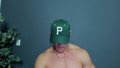 Snapshot of recce_taylor4 chatting on 12/15/25, 01:10 twitter REECET26 instagram RECCETAYLOR online show from 12/15/25, 01:10