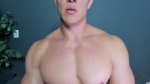 Snapshot of recce_taylor4 chatting on 12/18/25, 11:00 twitter REECET26 instagram RECCETAYLOR online show from 12/18/25, 11:00