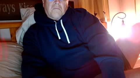 Mtn. Man online show from 10/31/25, 03:18