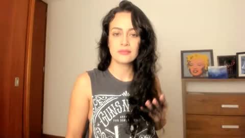 Snapshot of red_flower203 chatting on 12/11/24, 03:02 red_flower203 online show from 12/11/24, 03:02