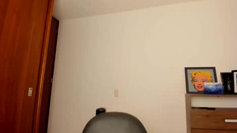 Snapshot of red_flower203 chatting on 01/05/25, 04:58 red_flower203 online show from 01/05/25, 04:58