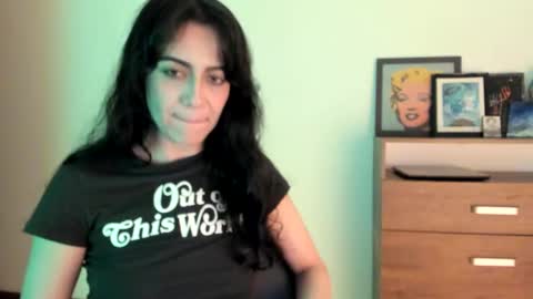 red_flower203 online show from 03/25/26, 09:10