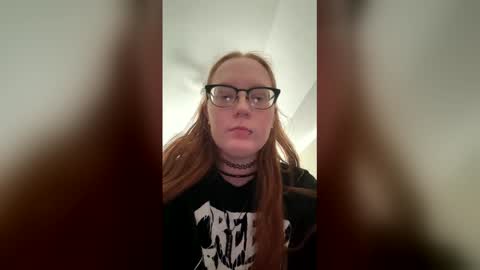 red_hot_foxx03 online show from 03/28/26, 05:45