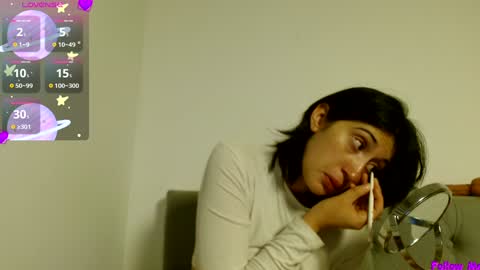 IG   OF red moonn online show from 12/19/24, 10:45