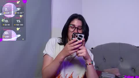 IG   OF red moonn online show from 10/03/25, 03:14