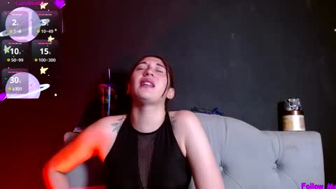 IG   OF red moonn online show from 02/25/26, 04:33