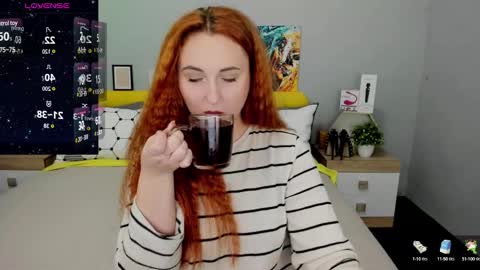 Snapshot of red_naughtyfox chatting on 01/10/25, 06:28 Lessy Fox online show from 01/10/25, 06:28