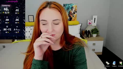 Snapshot of red_naughtyfox chatting on 01/19/25, 10:39 Lessy Fox online show from 01/19/25, 10:39