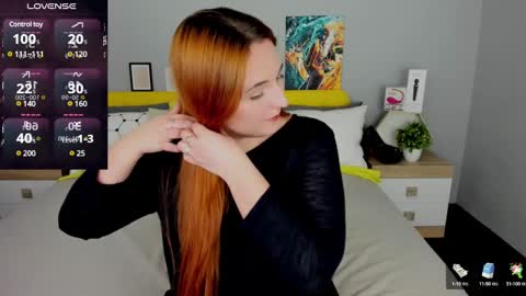 Snapshot of red_naughtyfox chatting on 03/07/25, 06:22 Lessy Fox online show from 03/07/25, 06:22