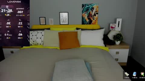 Snapshot of red_naughtyfox chatting on 03/08/25, 12:33 Lessy Fox online show from 03/08/25, 12:33