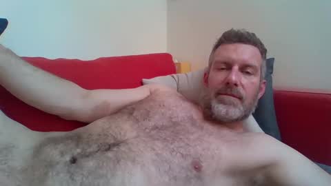 Red online show from 12/21/24, 12:16