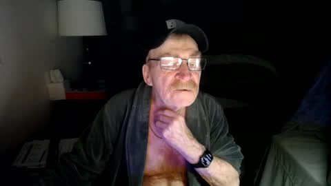 Red online show from 06/14/26, 07:43