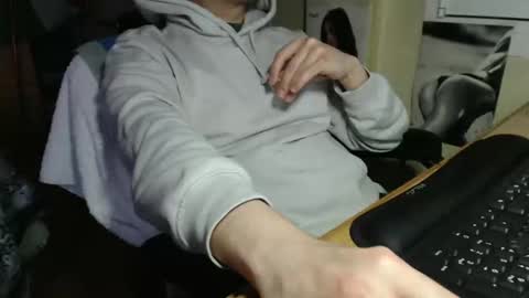 Snapshot of redblood_75 chatting on 03/01/26, 04:53 Red online show from 03/01/26, 04:53