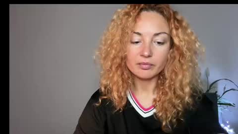 reddgirll online show from 03/07/25, 06:00