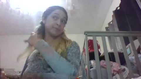 Snapshot of reddwaxx chatting on 11/19/25, 10:10 reddwaxx online show from 11/19/25, 10:10