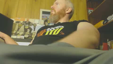 Snapshot of redhead4fun chatting on 02/19/25, 04:34 theredhead4fun online show from 02/19/25, 04:34